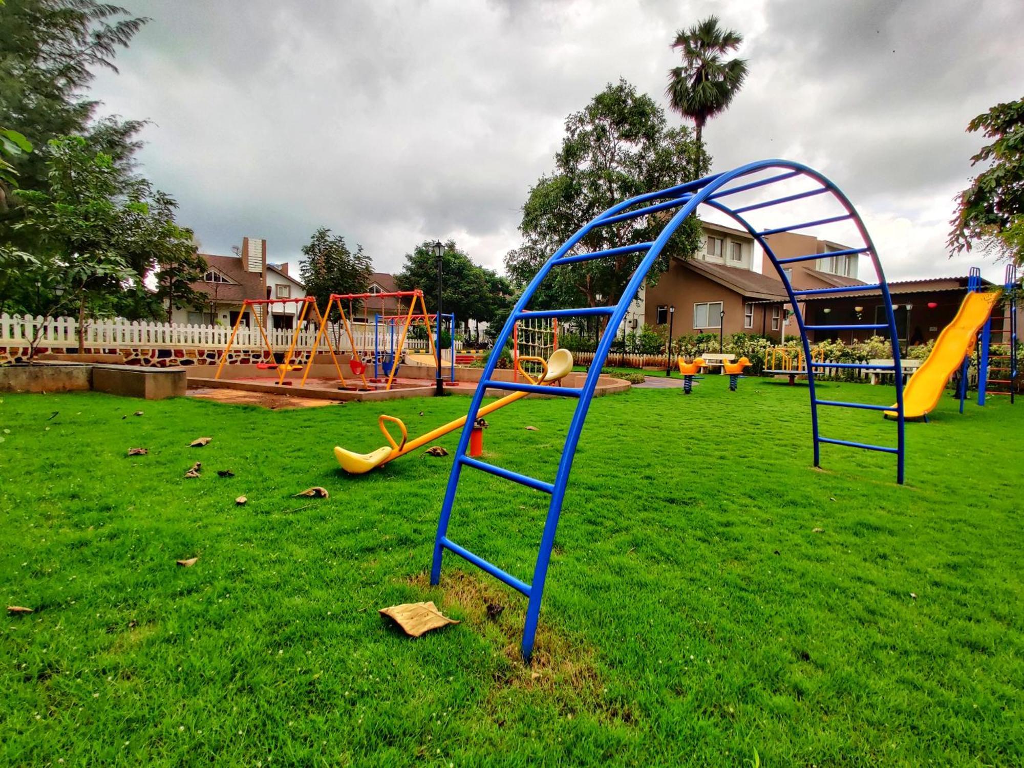 Pushpam Sanskruti Resort Karjat - A Pure Veg Resort Dhamni Buitenkant foto