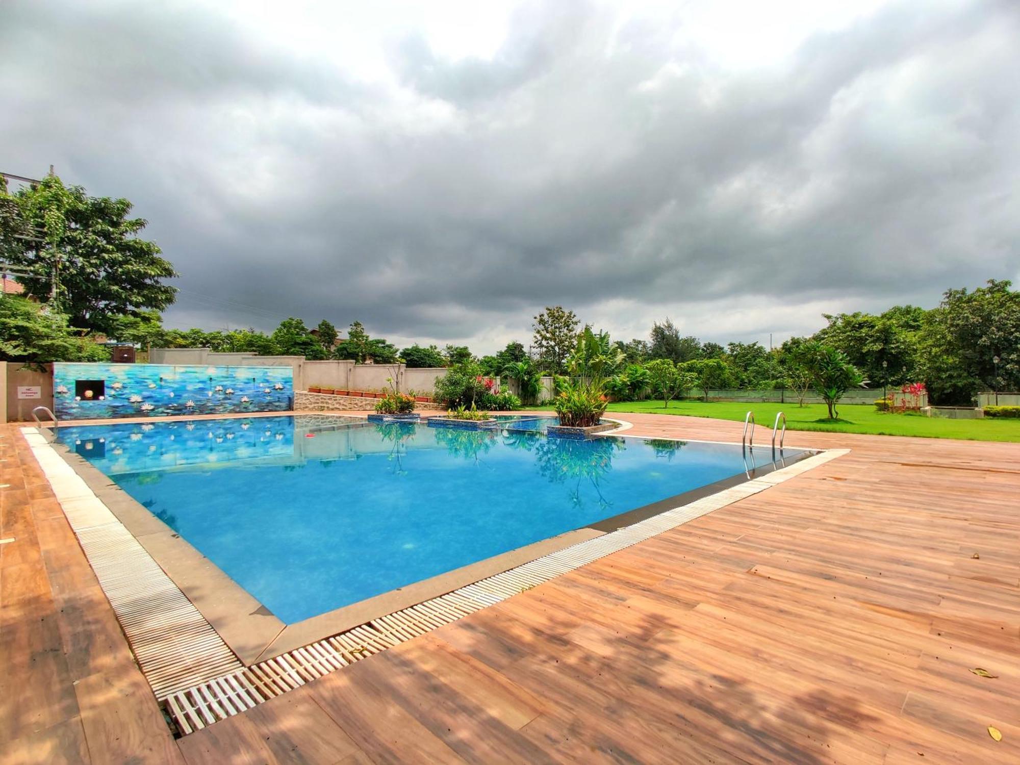 Pushpam Sanskruti Resort Karjat - A Pure Veg Resort Dhamni Buitenkant foto