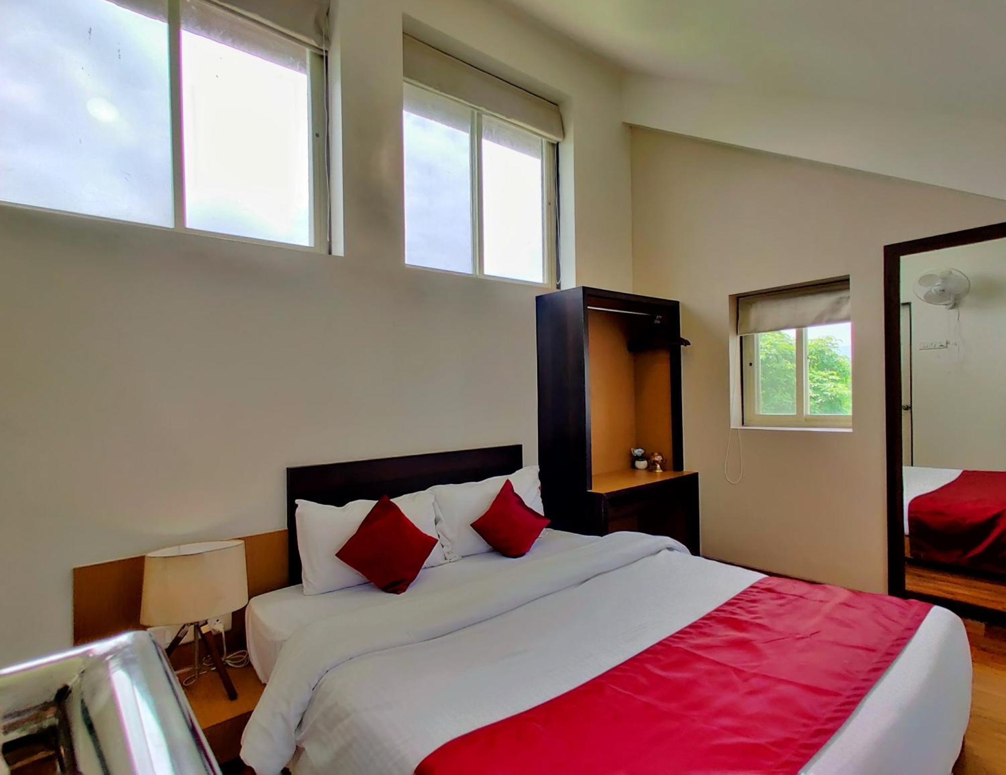Pushpam Sanskruti Resort Karjat - A Pure Veg Resort Dhamni Buitenkant foto